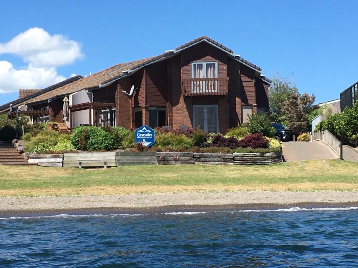 Cascades Lakefront Motel Taupo Kültér fotó The house at 10000 Lake Washington Boulevard East, where the band recorded the album
