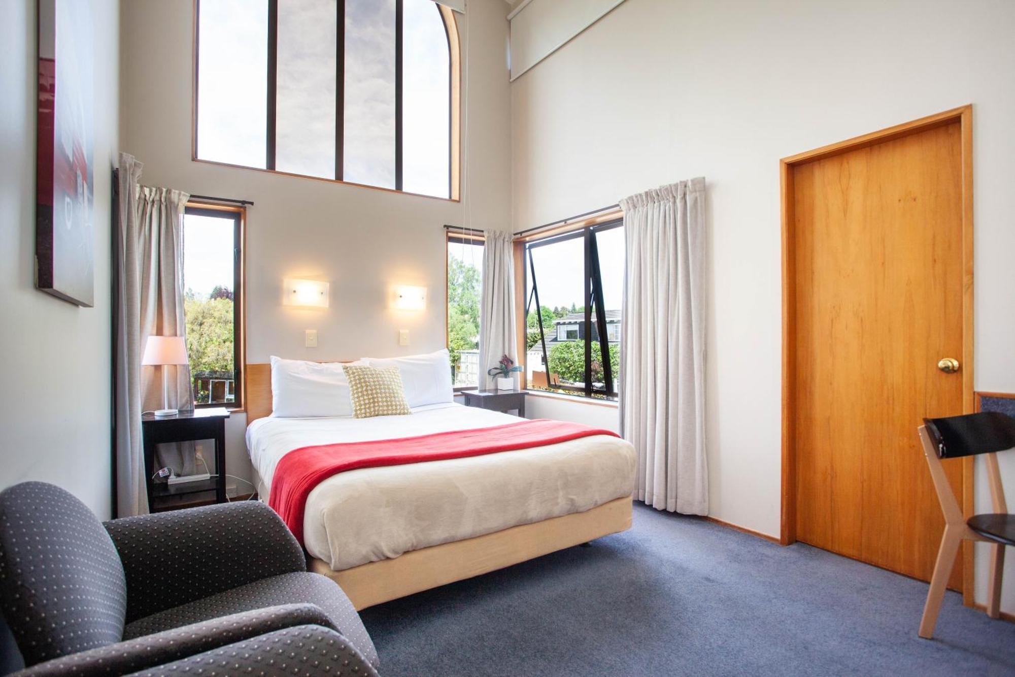 Cascades Lakefront Motel Taupo Szoba fotó A room at the hotel
