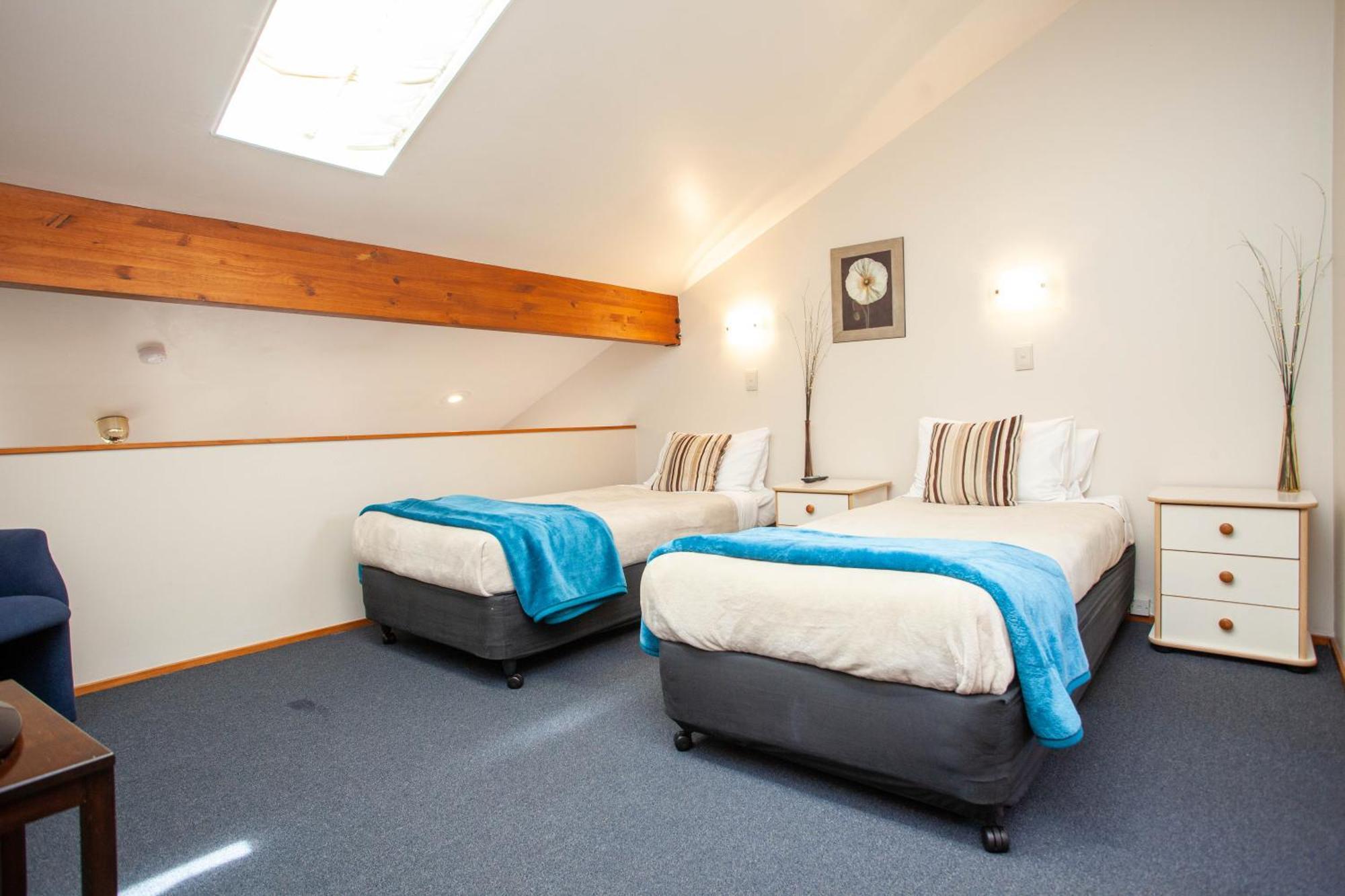 Cascades Lakefront Motel Taupo Szoba fotó A room at the hotel